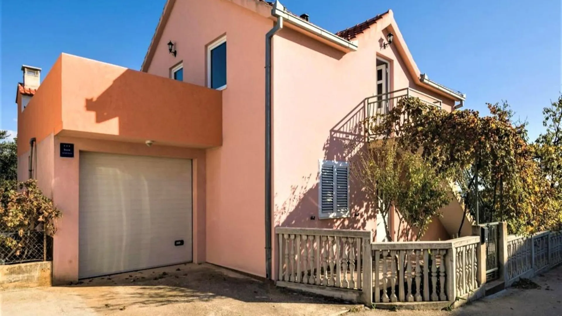 Trogir Comfortable Apartment With Terrace - Two Bedroom Apartment With Terrace Kroatien